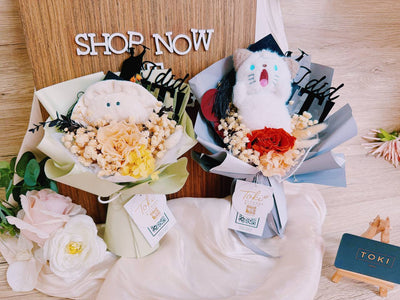 Best Graduation Gifts in Singapore: Custom Plush Toys & Flower Bouquets